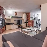 Appartement Awesome In With Wifi