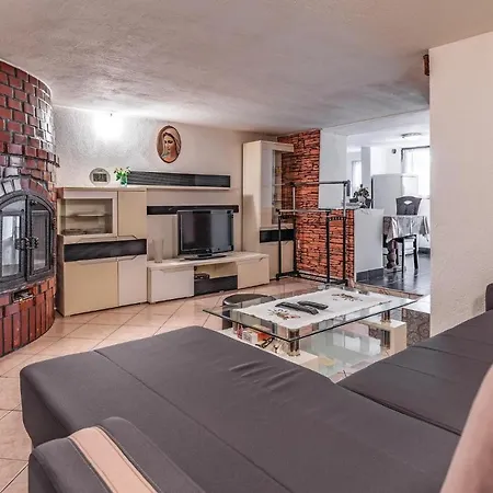 Appartement Awesome In With Wifi